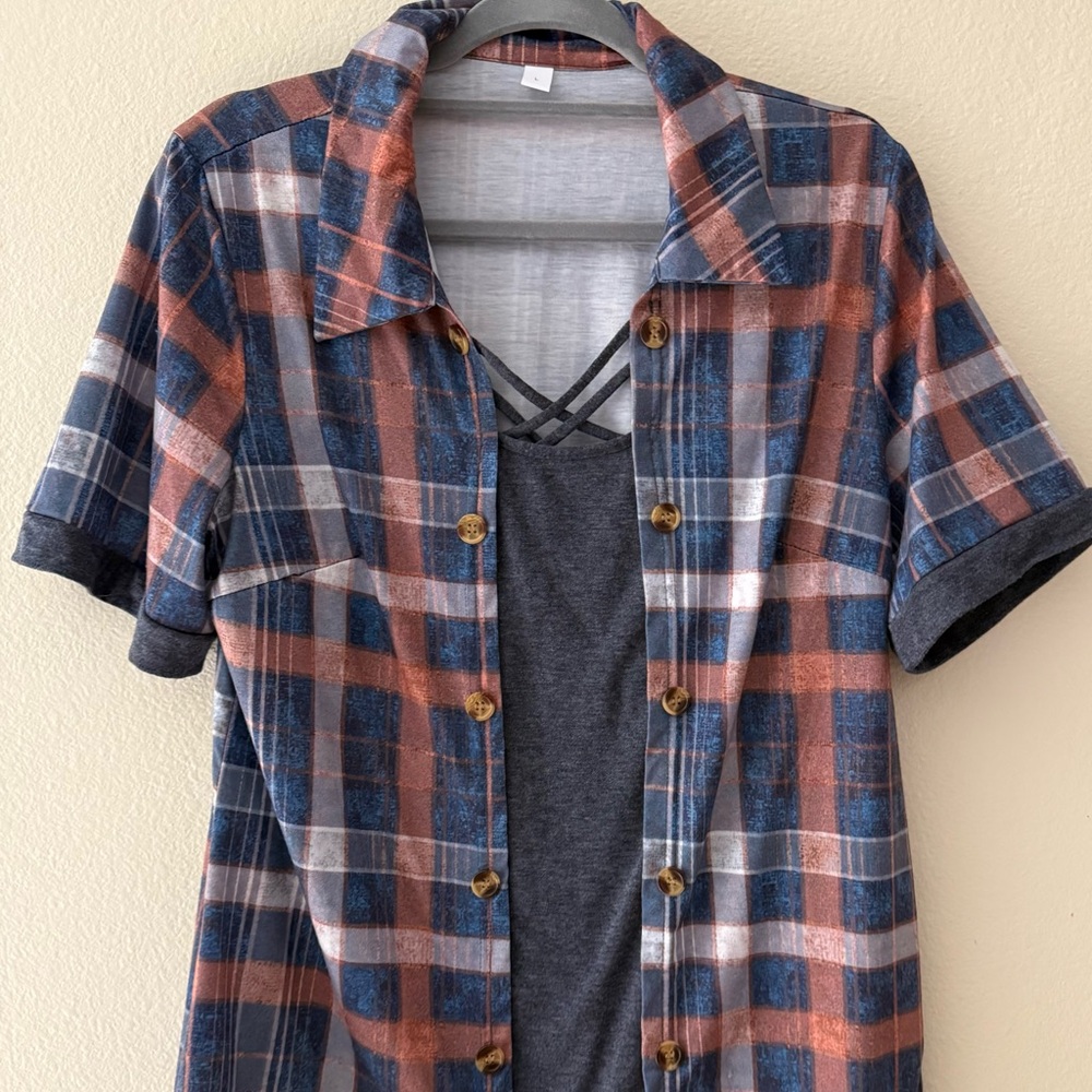 Women’s Plaid Shirt XL New with out tags